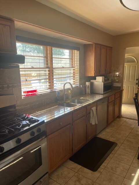 627 Suffolk Ave, Westchester, IL 60154 - photo 5