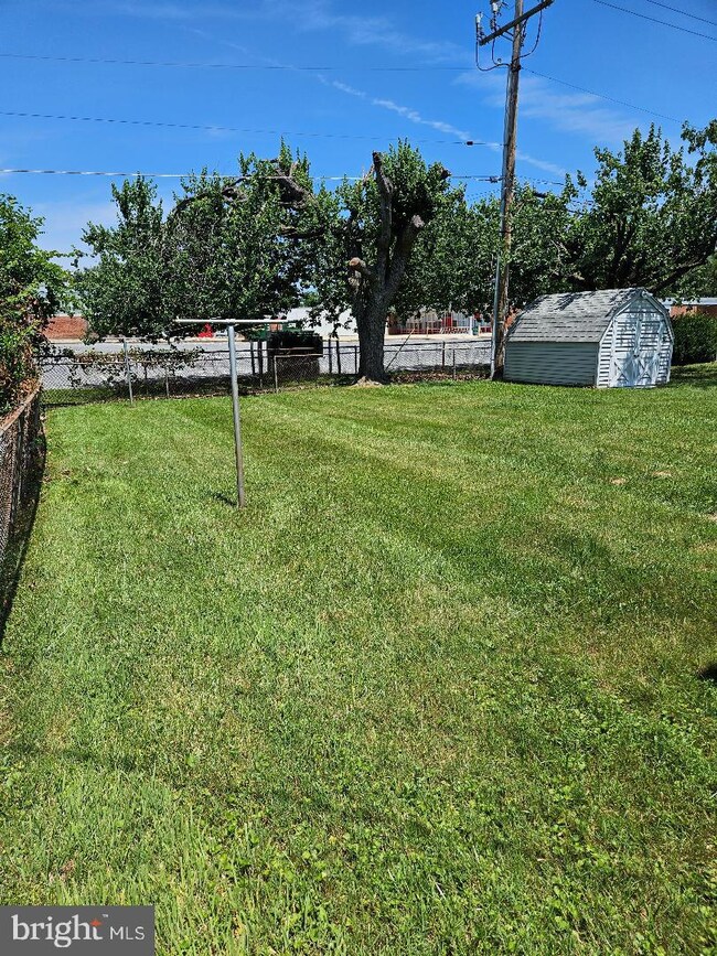 558 Compass Rd E, Middle River, MD 21220 - photo 7