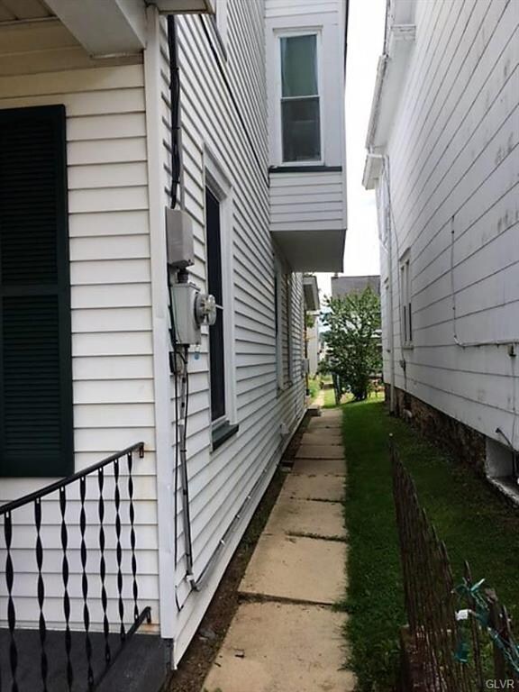 227 S 3rd St, Lehighton, PA 18235 - photo 3