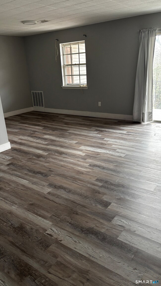 50 Greenhouse Rd unit 33C, Bridgeport, CT 06606 - photo 5