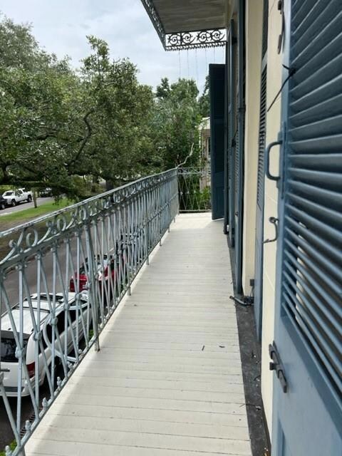 Balcony along Esplanade