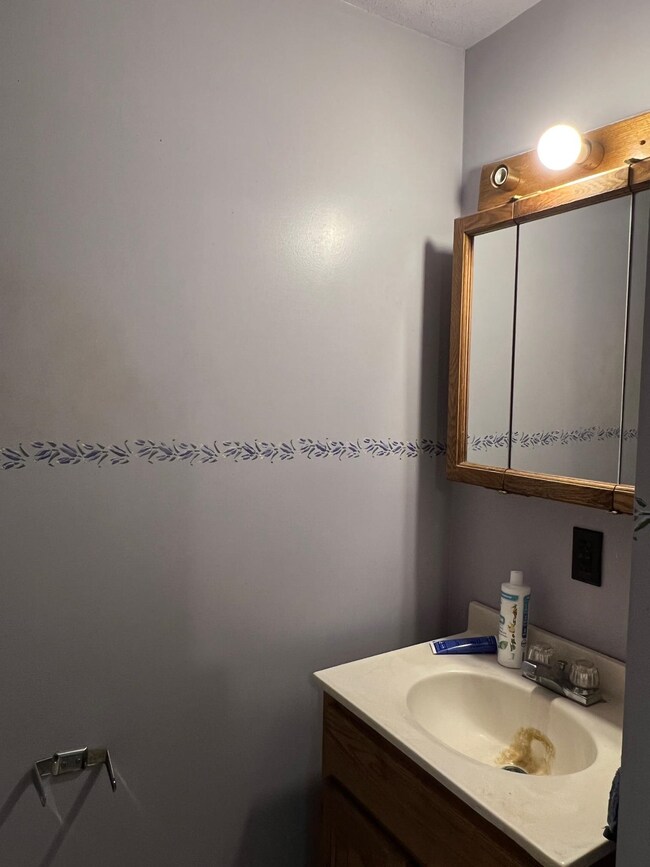 47 Washington Ave, Keene, NH 03431 - photo 4