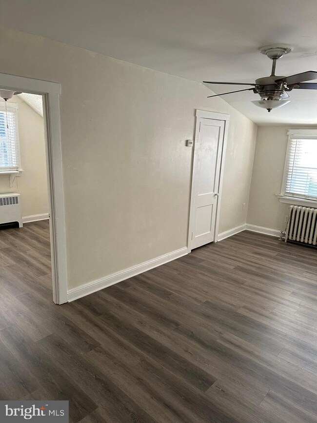 1337 Bullens Ln unit B-2, Woodlyn, PA 19094 - photo 4