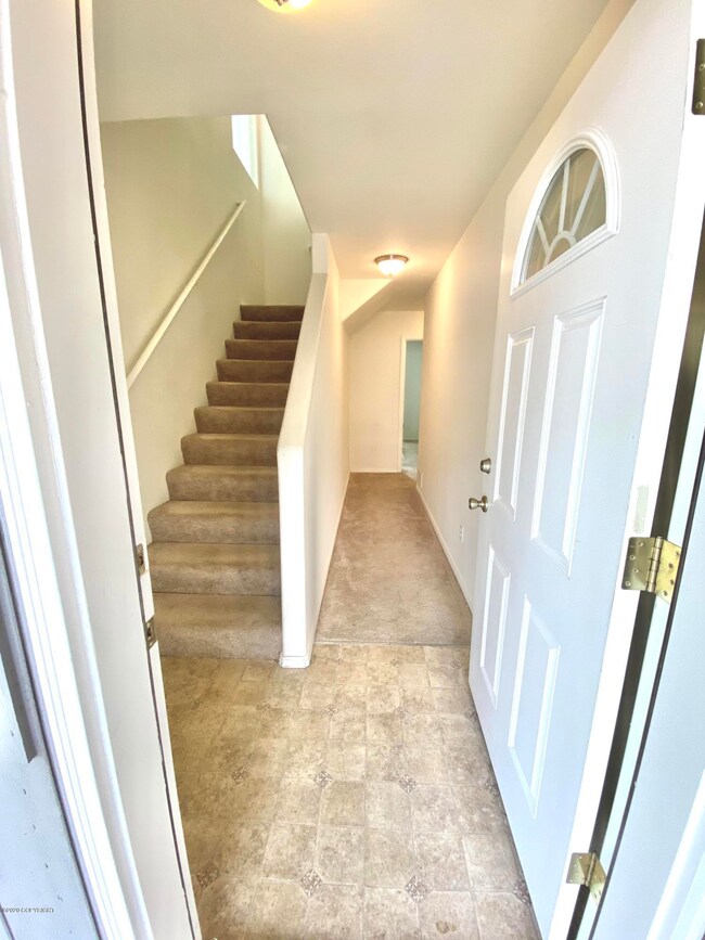 2263 - Entry Interior