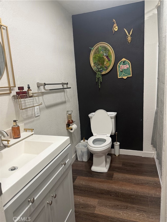 24305 Wabuska St, Newhall, CA 91321 - photo 6