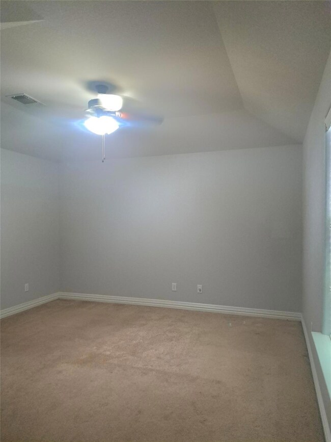 1301 Dicey Rd unit 209, Weatherford, TX 76085 - photo 4