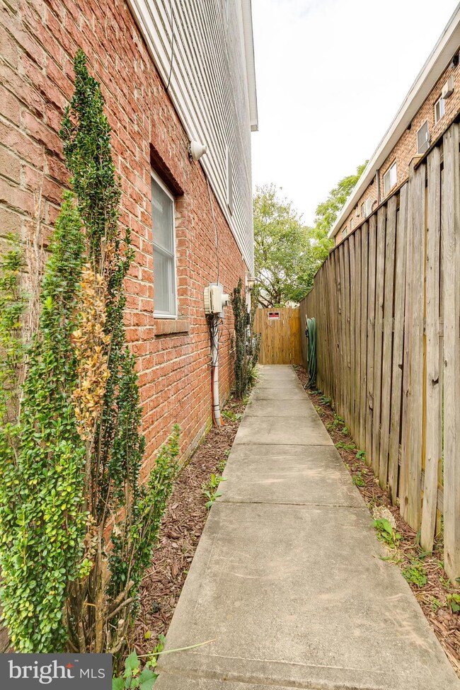 2026 N Culpeper St, Arlington, VA 22207 - photo 6