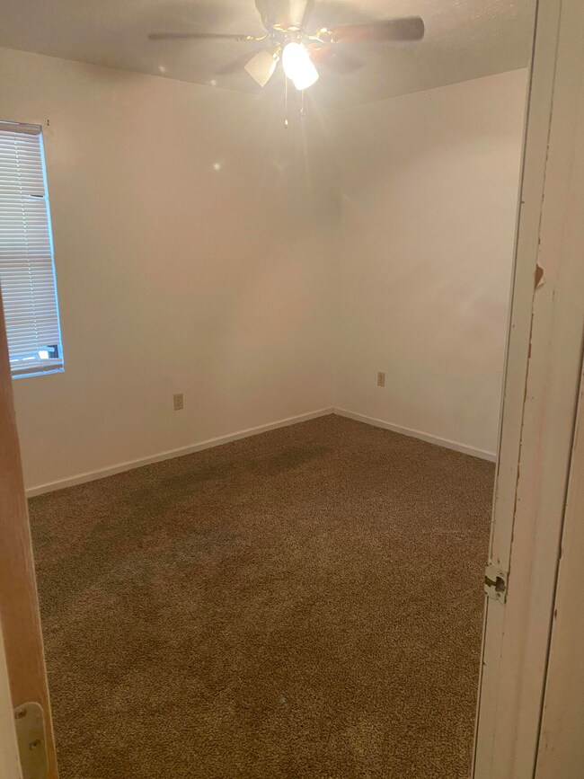 216 Hilltop Dr unit 5, Collinsville, VA 24078 - photo 6