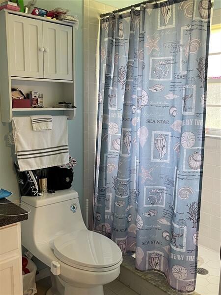 MASTER BATH WITH WALK IN SHOWER