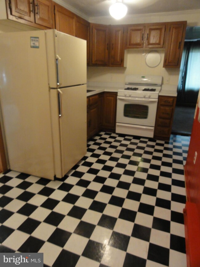 1115 Armistead St, Glen Burnie, MD 21061 - photo 6