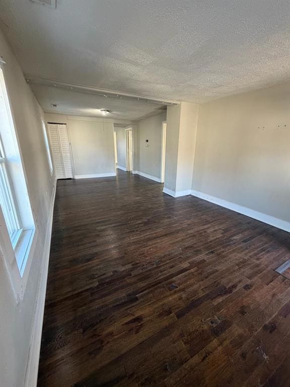 1006 W Cliff St, Saint Joseph, MO 64504 - photo 3