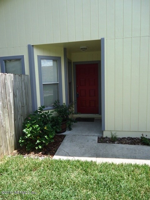 2633 Hidden Village Dr, Jacksonville, FL 32216 - photo 3