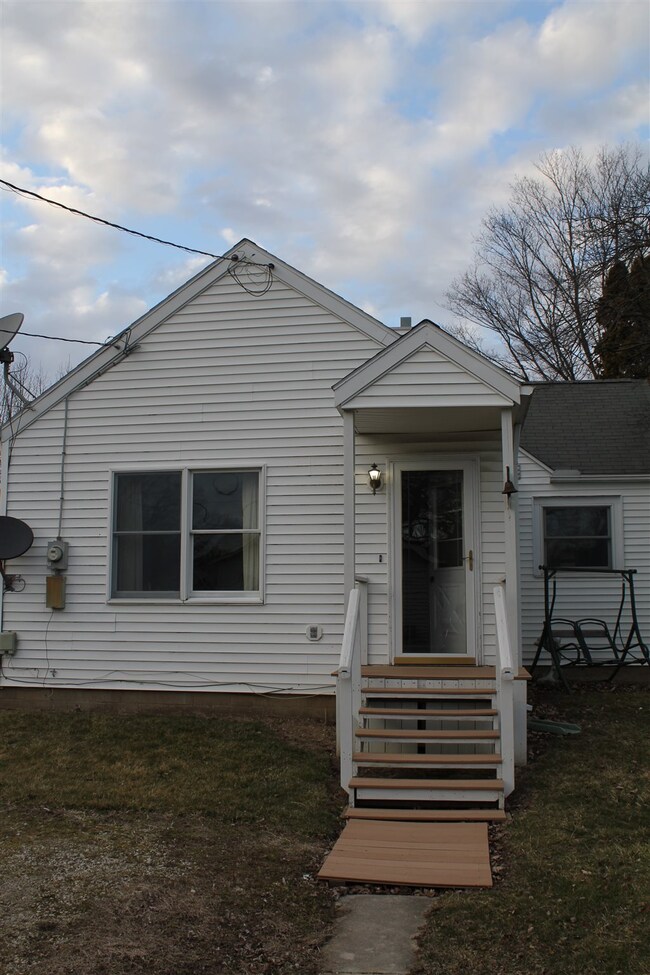 911 W Walnut St, Portland, IN 47371 - photo 3