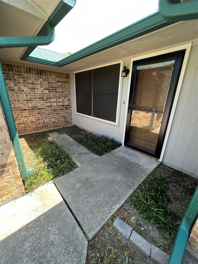 2026 N Main St, Bonham, TX 75418 - photo 2