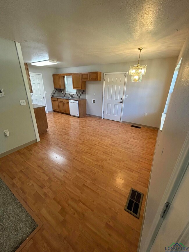 1807 Tierra Del Sol, Kilgore, TX 75662 - photo 4