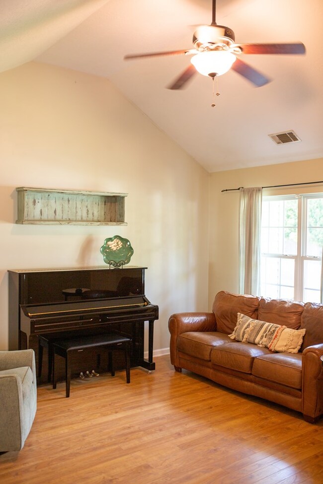 Vaulted ceilings in Living room