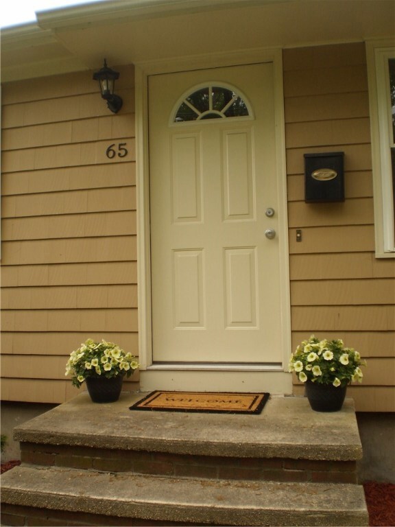 65 Lakeland Rd, Cranston, RI 02910 - photo 3