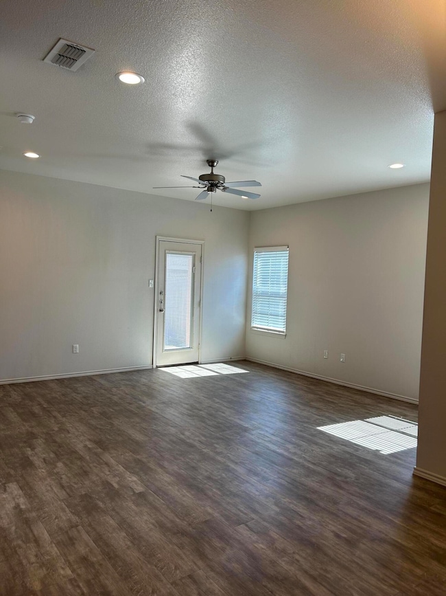 12007 Englewood Ave unit B, Lubbock, TX 79424 - photo 6