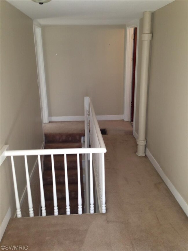 302 S Mulberry St, Marshall, MI 49068 - photo 7