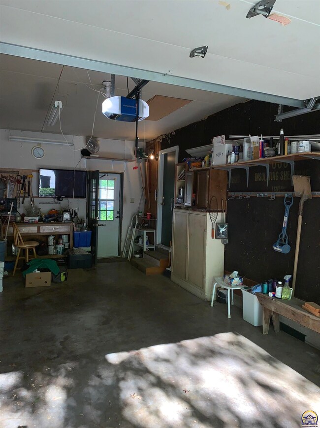 2524 SW Shunga Dr, Topeka, KS 66611 - photo 7