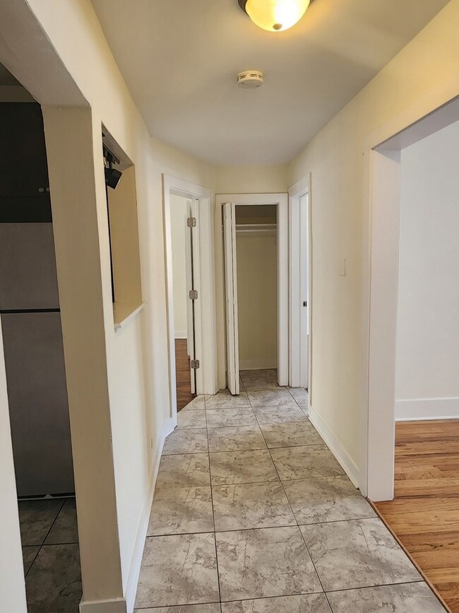 3219 W Division St unit 2N, Chicago, IL 60651 - photo 2