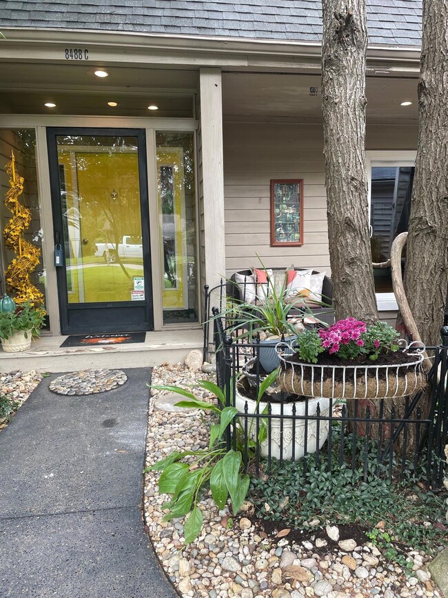 8488 Yorkridge Ct unit C, Newburgh, IN 47630 - photo 3