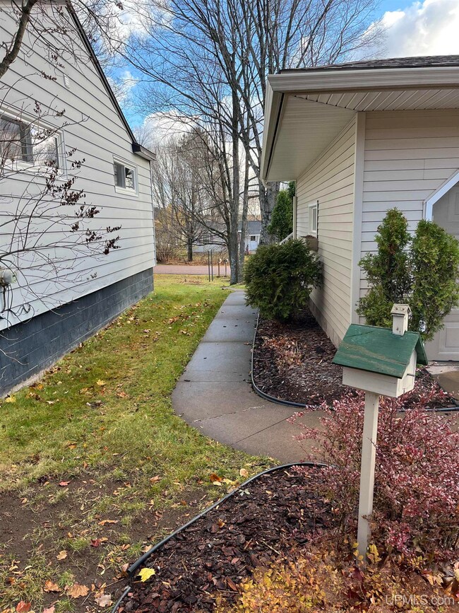 230 Stoneville Rd, Ishpeming, MI 49849 - photo 5