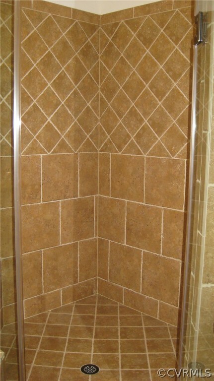 Owners Suite Walk-In Shower
