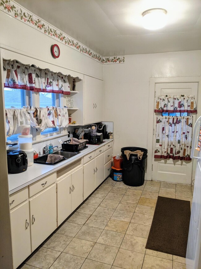 250 Chestnut St, Marion, OH 43302 - photo 7