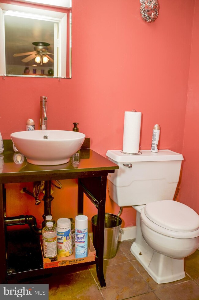 5602 Rollins Ln, Capitol Heights, MD 20743 - photo 3