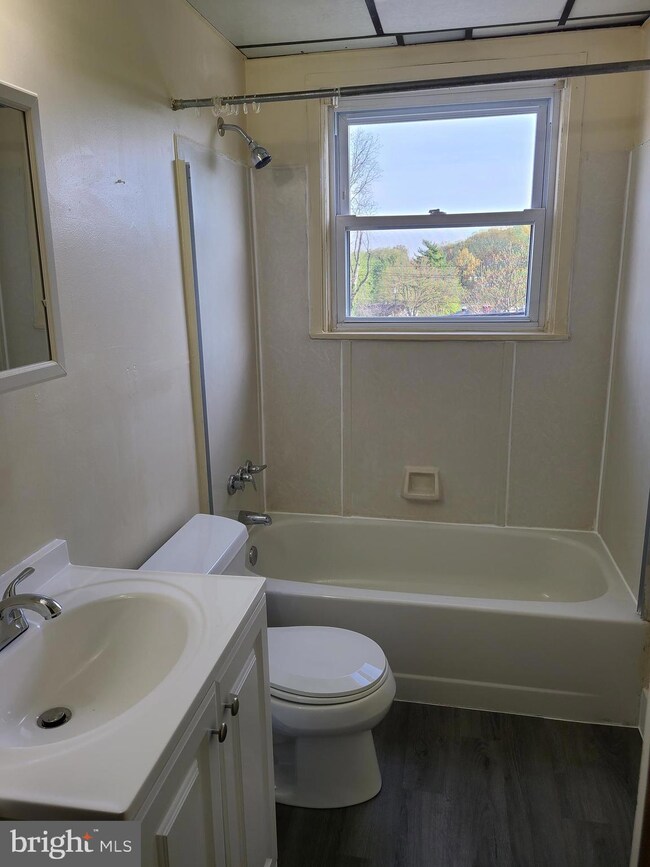 6236 Tramore Rd, Baltimore, MD 21214 - photo 5