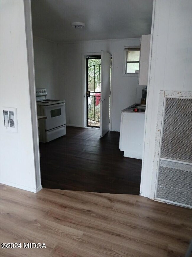 3910 Log Cabin Dr, Macon, GA 31204 - photo 5