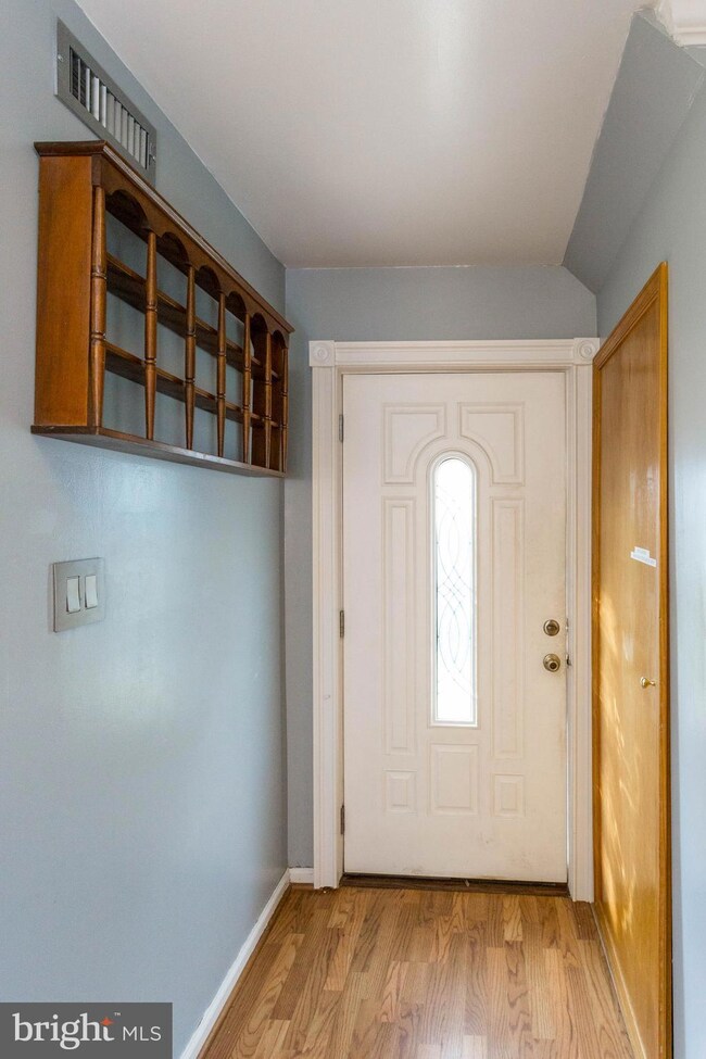 4034 Spring Run Ct unit 6C, Chantilly, VA 20151 - photo 3