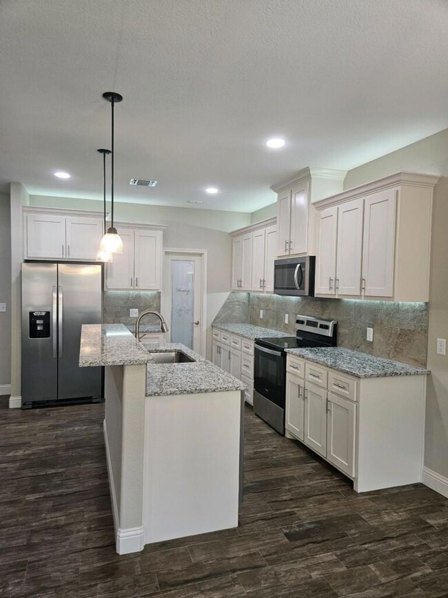 405 Titus Ave, Springtown, TX 76082 - photo 6