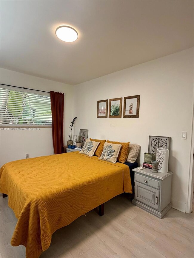 1198 Marseille Dr unit 4, Miami Beach, FL 33141 - photo 6