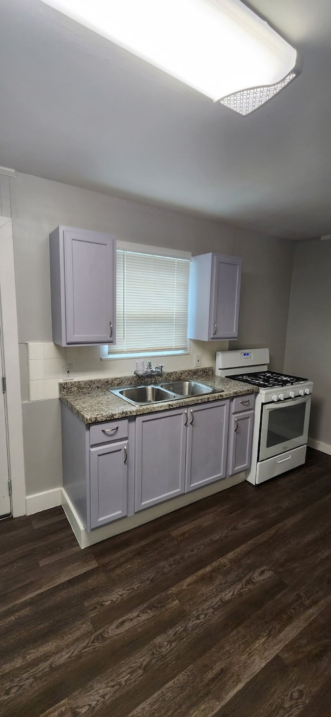 Gas oven stays with the unit.