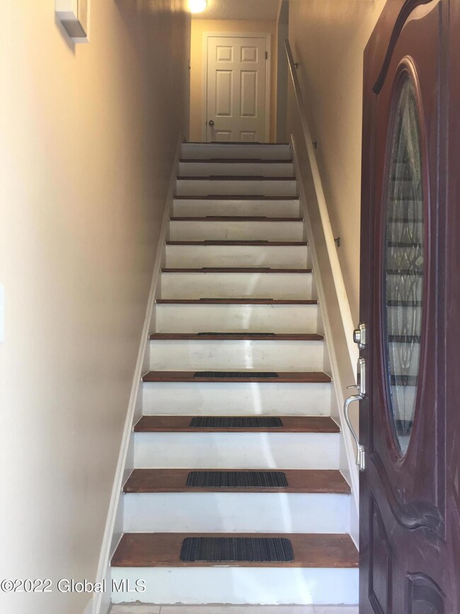 31 Scully Ave unit C, Latham, NY 12110 - photo 3