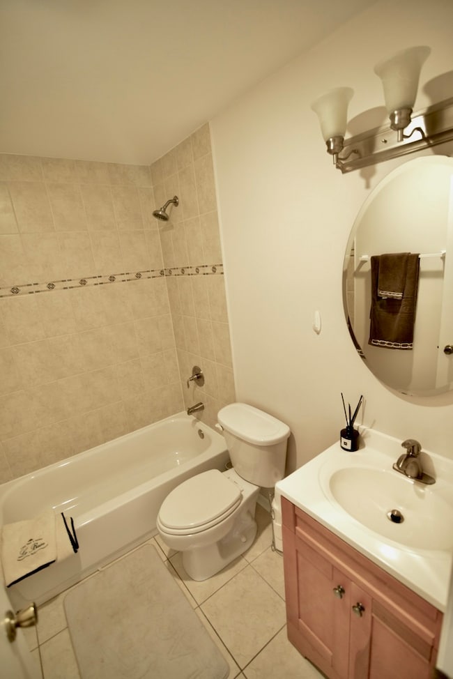 unlisted-address, Schaumburg, IL 60193 - photo 6