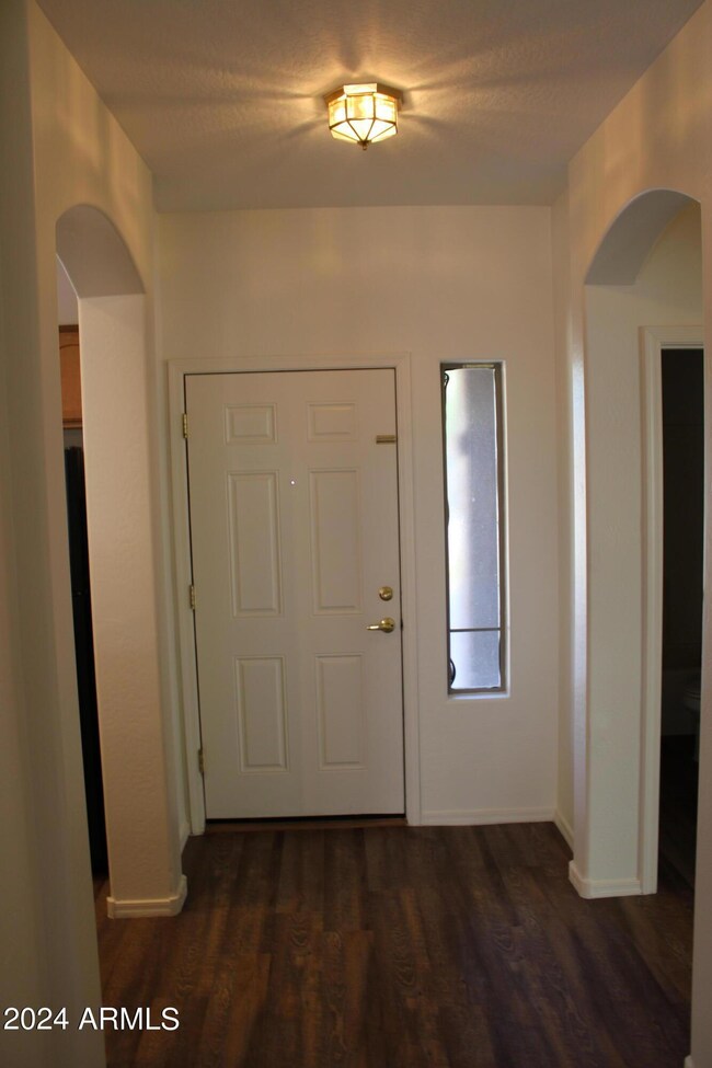 537 E San Carlos Way, Chandler, AZ 85249 - photo 2