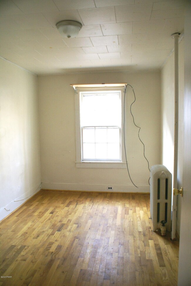 135 Sawkill Ave, Milford, PA 18337 - photo 7