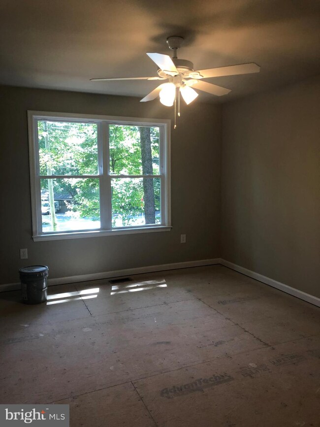 475 Shenandoah River Dr, Harpers Ferry, WV 25425 - photo 5