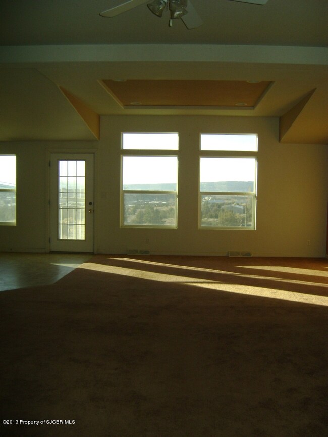 301 Goldenrod Ave, Farmington, NM 87401 - photo 3