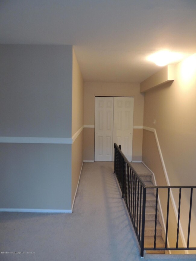 27 White Oak Ln, Staten Island, NY 10309 - photo 7