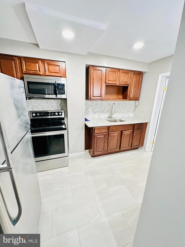 1338 Browning St, Camden, NJ 08104 - photo 5