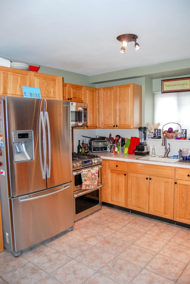 1021 Sheldon Ave, Staten Island, NY 10309 - photo 6