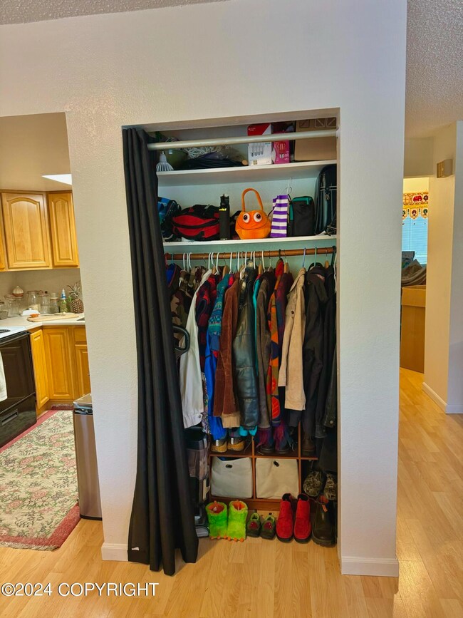 4320 Checkmate Dr unit 13, Anchorage, AK 99508 - photo 3