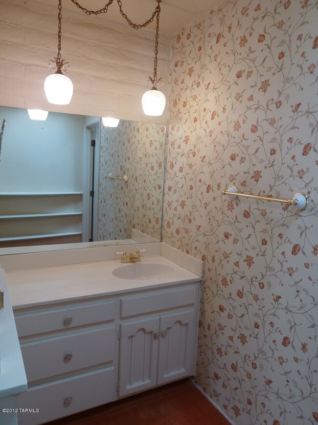 10172 N Valle Del Oro Dr, Tucson, AZ 85737 - photo 6