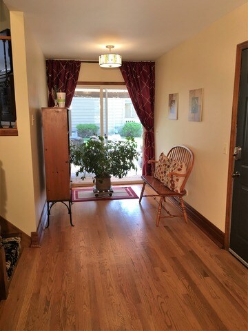 3496 Meadow Crest Cir, Gurnee, IL 60031 - photo 3