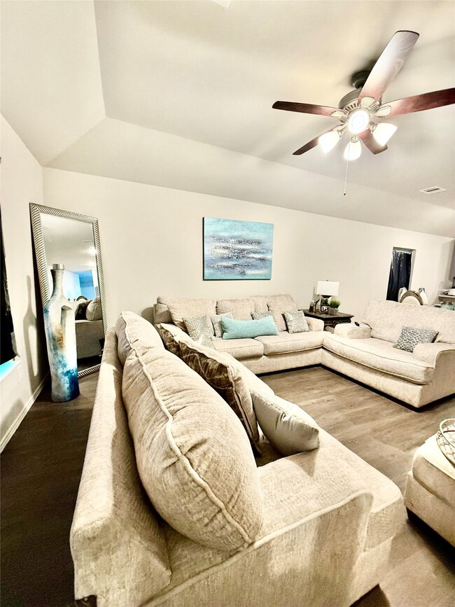 9921 Spring Creek Rd, Cleveland, TX 77327 - photo 2