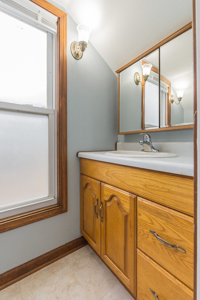 714 W Atlantic Ave, Waukegan, IL 60085 - photo 6